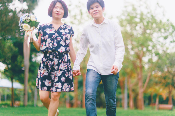 同性伴侣和他的母亲