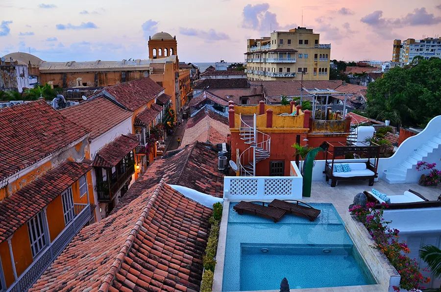 从安德烈打工的西语培训中心顶层露台看向加勒比海